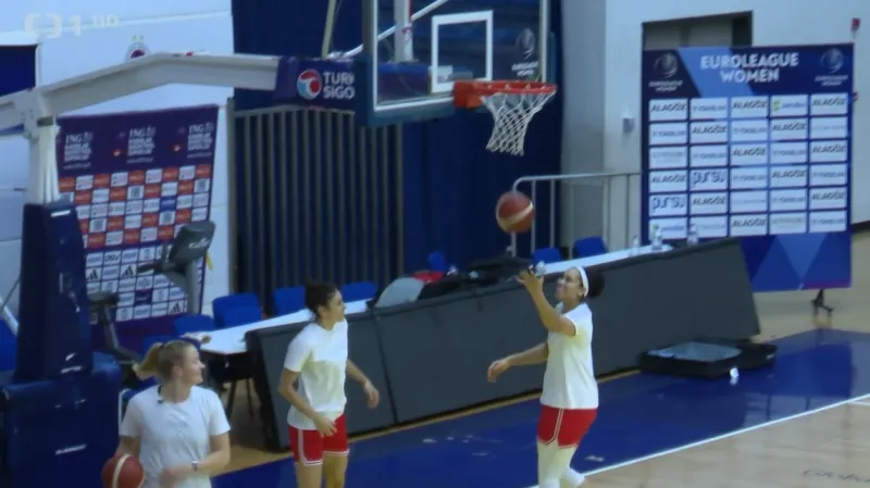 Hráčky USK se chystají na Fenerbahce