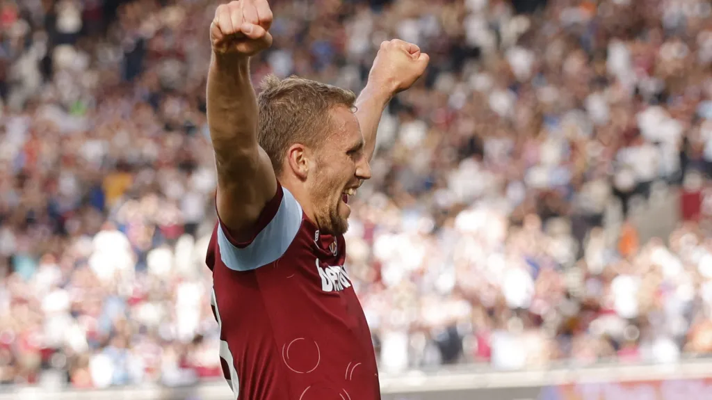 Tomáš Souček se raduje ze vstřeleného gólu