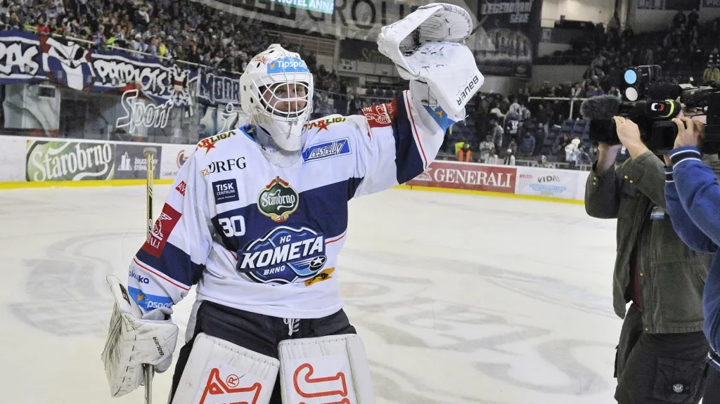 Brankář Komety Pavel Jekel