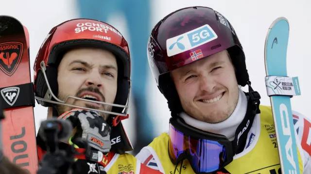 Vyvrcholení druhého kola slalomu v Saalbachu