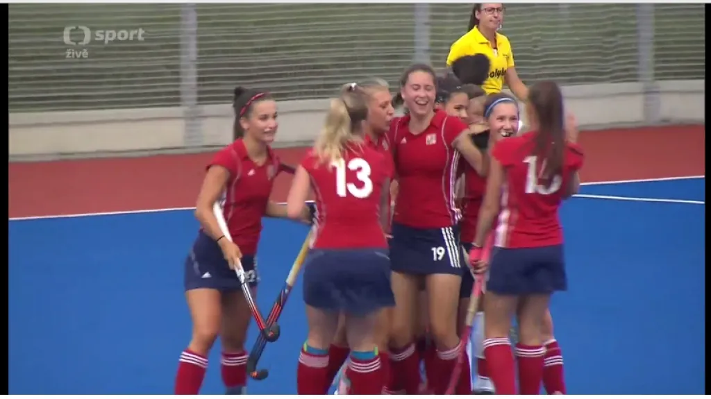 Juniorské pozemkářky vstoupily vítězně do domácího ME