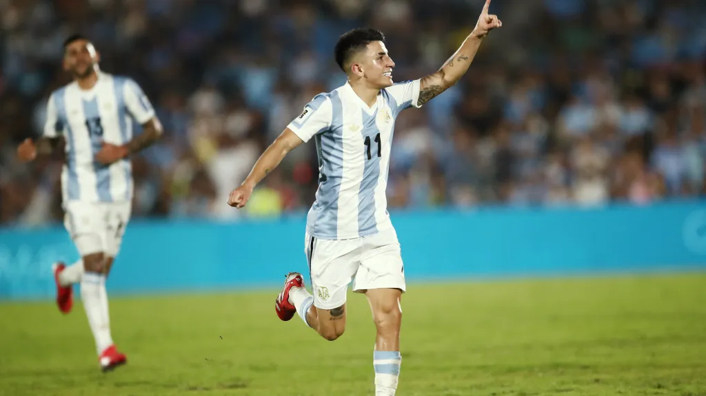 Thiago Almada radující se z gólu