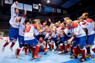 Čeští hokejbalisté se radují ze zisku bronzu na MS