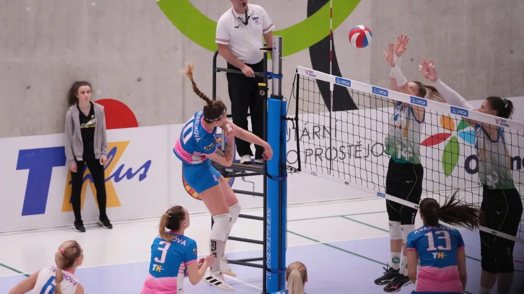 Karin Šunderlíková z Prostějova v útoku