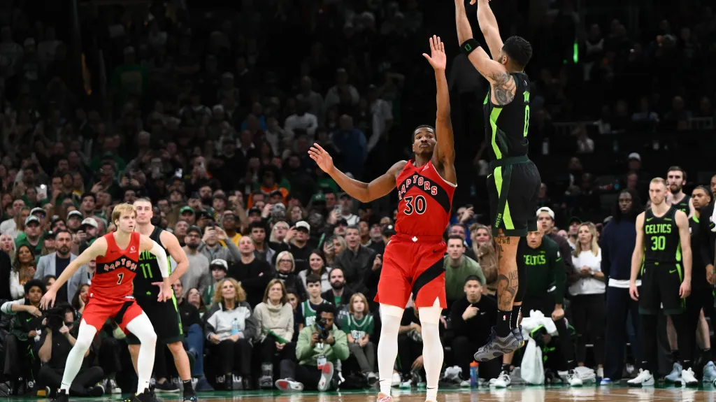 Jayson Tatum trojkou v poslední vteřině zajistil Bostonu výhru