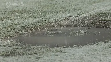 Zasněžený stadion Na Julisce