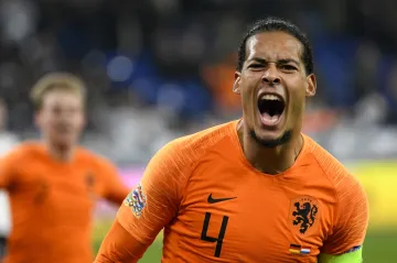 Virgil van Dijk se raduje z gólu v dresu Nizozemska