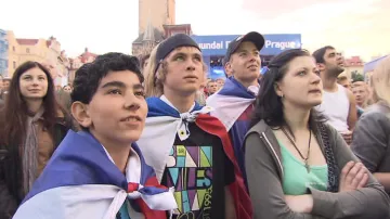 Fanoušci na Staroměstském náměstí