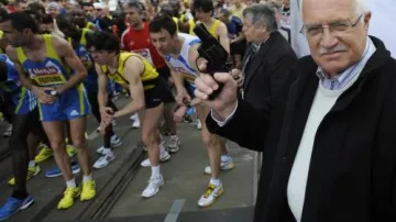 Václav Klaus startuje pražský půlmaraton