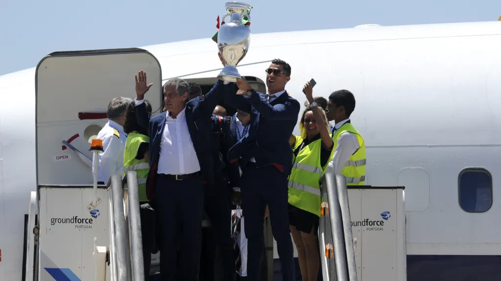 Portugalský tým po příletu