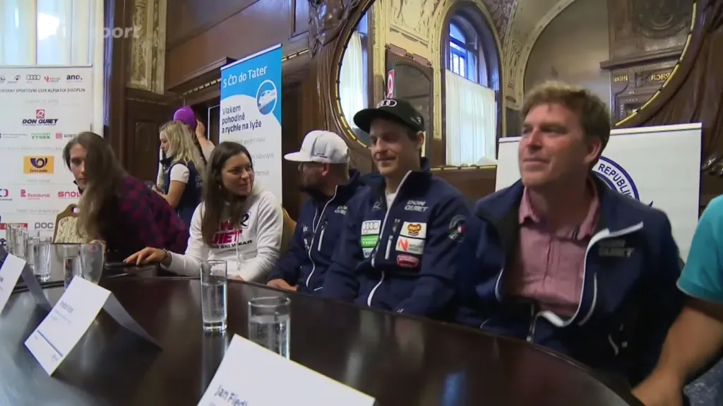 Úvodního obřího slalomu v Söldenu se účastní i Ledecká