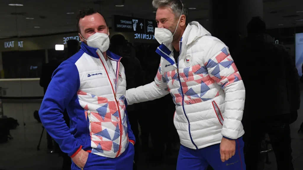 Filip Pešán a Petr Nedvěd po příletu do Česka