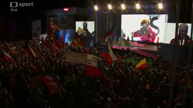 Medailový ceremoniál po stíhacím závodě biatlonistek