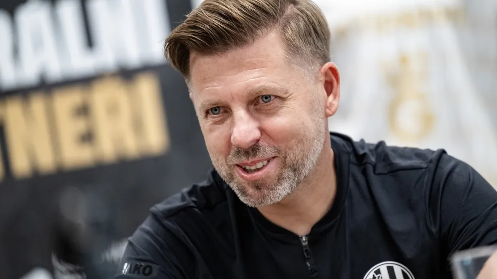 Trenér fotbalistů Hradce Králové David Horejš