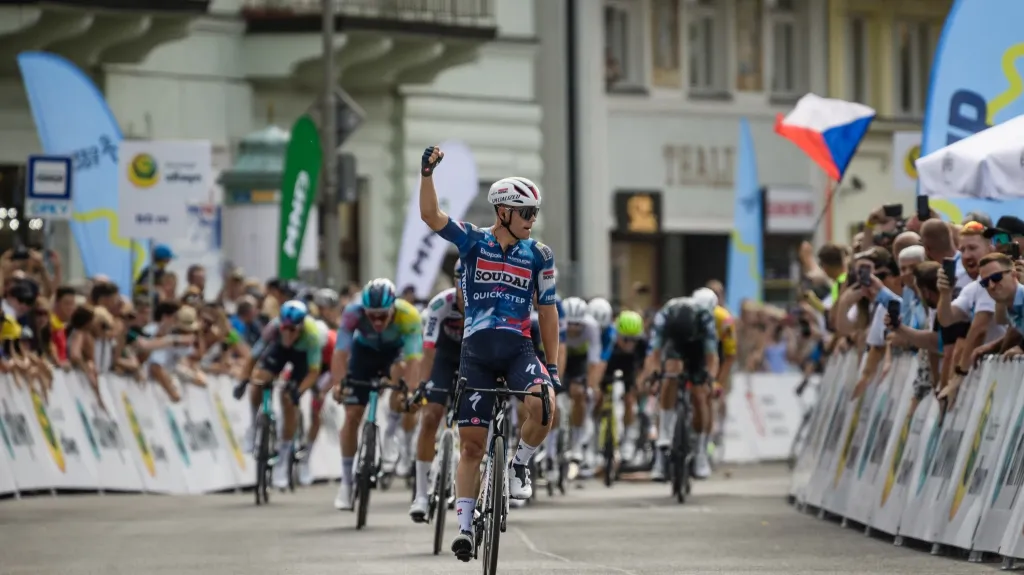 Luke Lamperti vyhrává první etapu Czech Tour