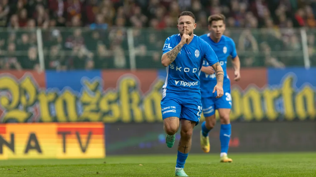 Vasil Kušej z Mladé Boleslavi se raduje z gólu