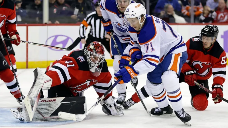 Český gólman Vítek Vaneček v dresu New Jersey Devils
