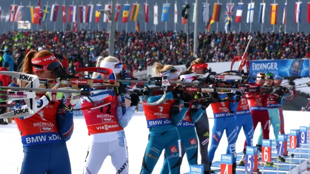 Záznam stíhacího závodu biatlonistek