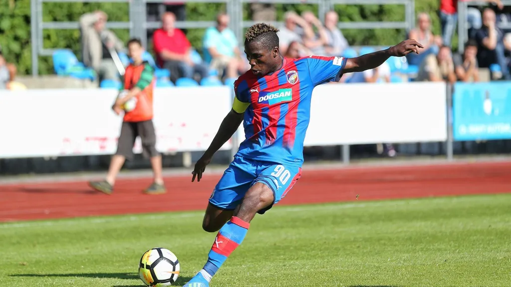 Ubong Ekpai v dresu Plzně