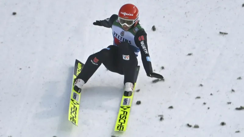 Skoky nejlepších závodníků na můstku v Ga-Pa
