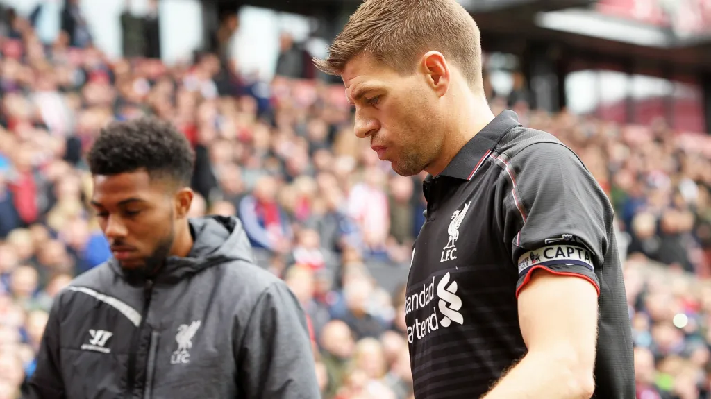 Steven Gerrard (vpravo) po utkání na hřišti Stoke