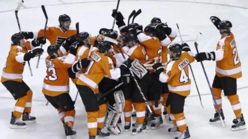 Letci oslavují postup