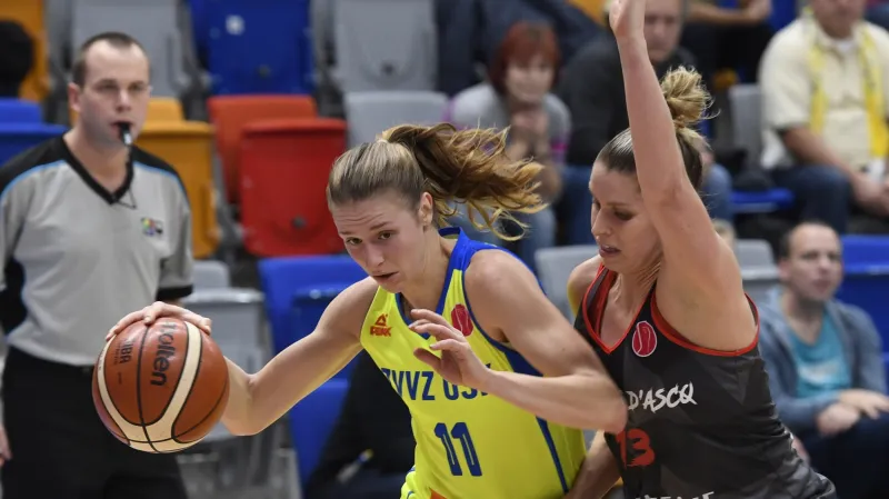 Kateřina Elhotová v utkání proti Villeneuve