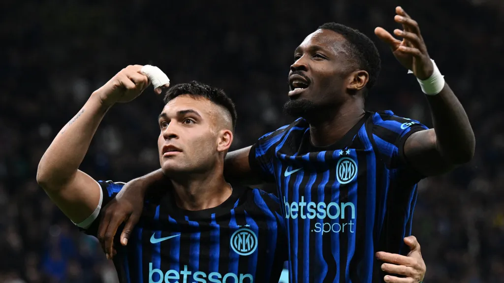 Slavící hráči Interu Milán