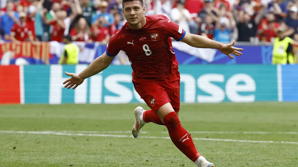 Luka Jovič slaví gól