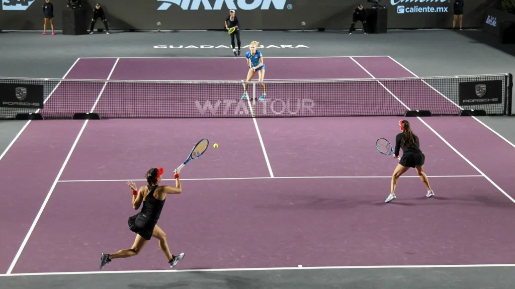 Barbora Krejčíková a Kateřina Siniaková na Turnaji mistryň