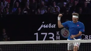 Závěrečný gem v utkání Federer/A. Zverev - Shapovalov/Sock