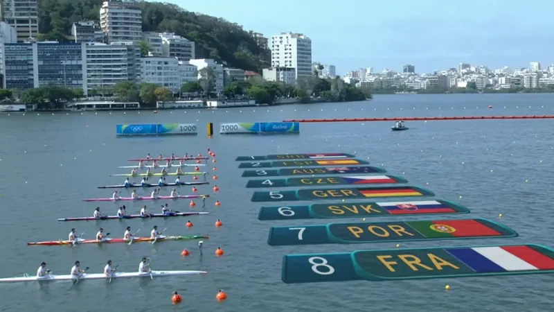 Finálová jízda čtyřkajaků s D. Havlem, L. Trefilem, J. Dostálem a J. Štěrbou