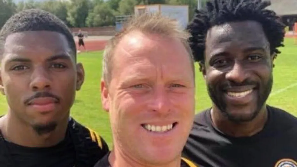 Wilfried Bony (vpravo) na tréninku Newportu