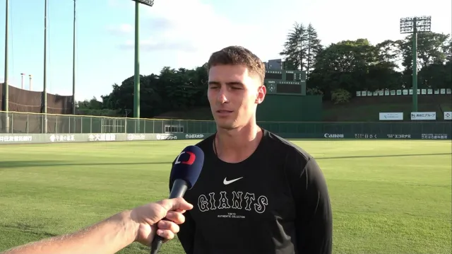 Baseballista Yomiuri Giants Chlup se po zranění snaží o návrat