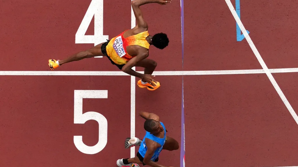 Maratonský souboj na cílové pásce