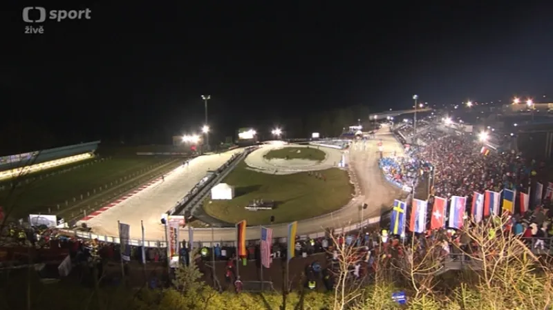 Závěr stíhacího závodu žen v Oberhofu