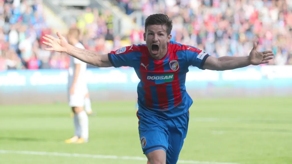Václav Pilař se raduje z gólu do sítě Olomouce