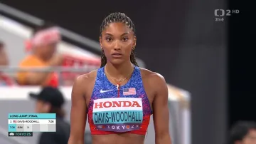 Dálkařka Tara Davisová-Woodhallová navázala na olympijské zlato triumfem na MS