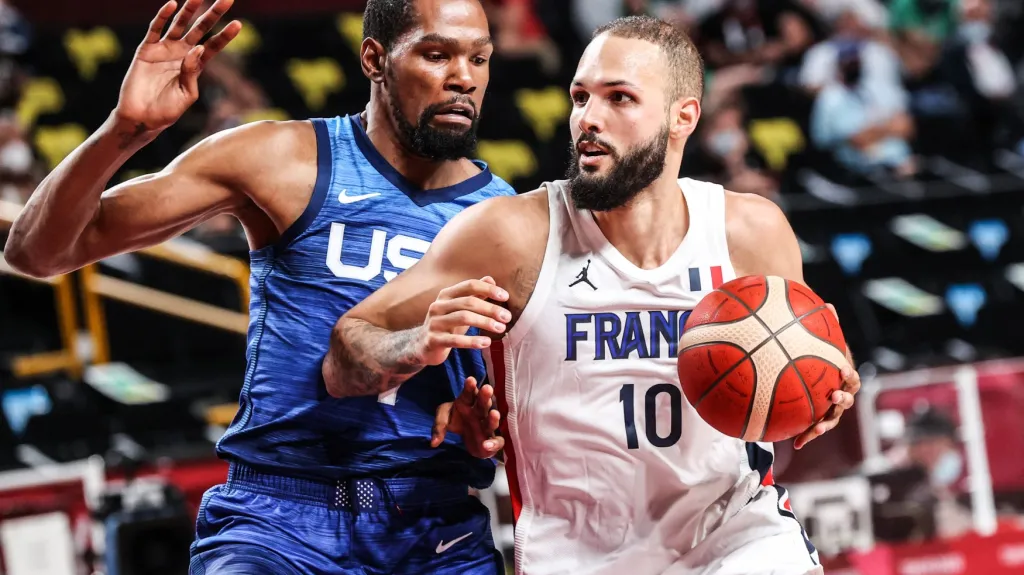 Evan Fournier v utkání s USA