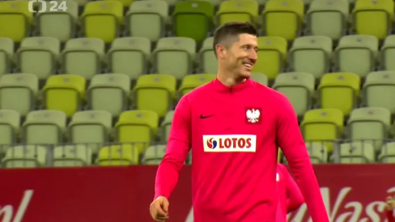 Postaví se Česku Lewandowski a Piatek?