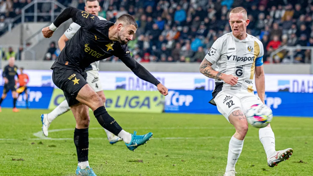 Ondřej Lingr v utkání s Hradcem Králové