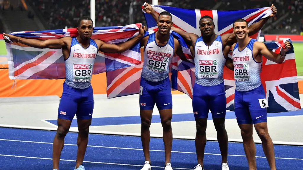 Britské kvarteto sprinterů na 4 x 100 metrů v Tokiu. Zleva: Chijindu Ujah, Zharnel Huges, Adam Gemili, Harry Aikines-Ary