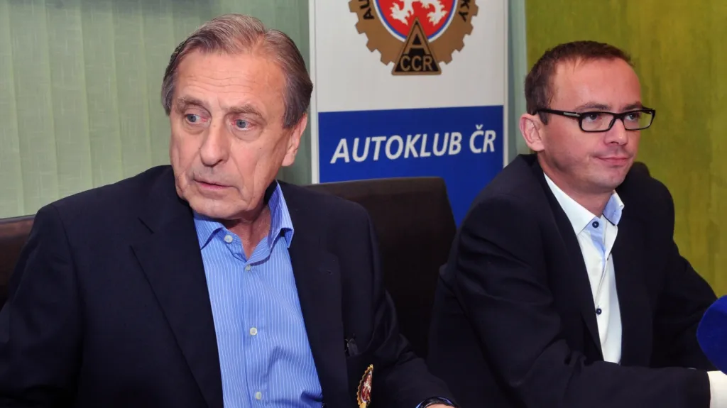 Jan Šťovíček (vpravo)