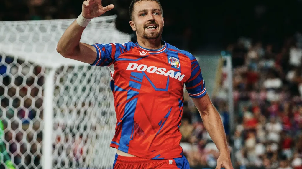 Daniel Vašulín z Plzně se raduje z gólu