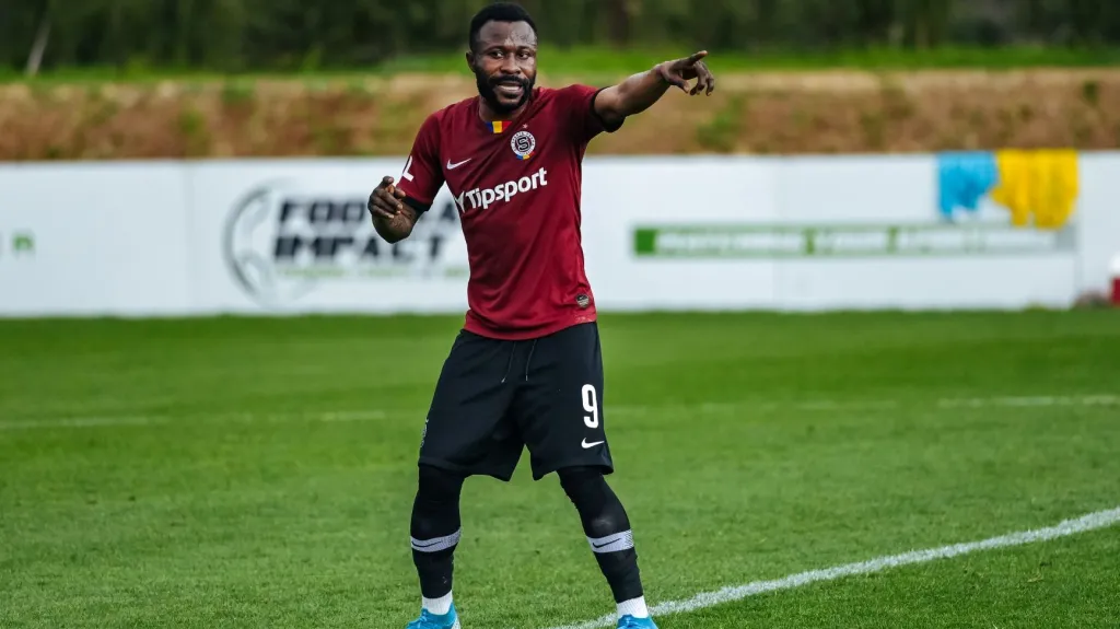 Guélor Kanga v přípravném zápase s Malmö