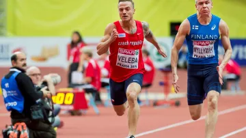 Sprinter Jan Veleba (vlevo)