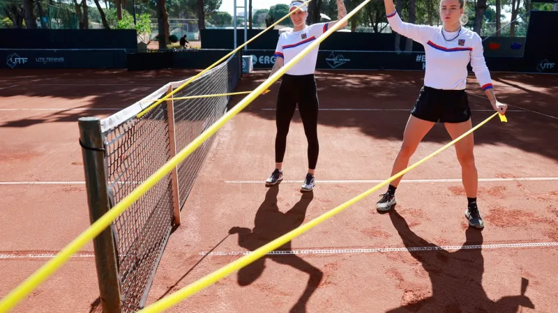 Markéta Vondroušová a Karolína Muchová