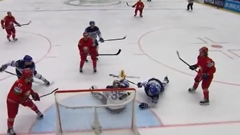 Famózní zákrok Pekky Rinneho v utkání s Běloruskem