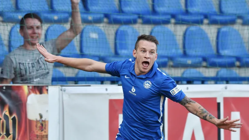 Liberecký Jan Sýkora se raduje z branky