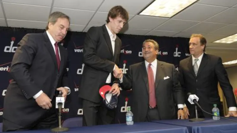 Washington vítá Jana Veselého